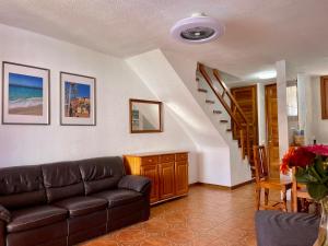 Sunny 2-bedroom apartment in Parque Santiago II