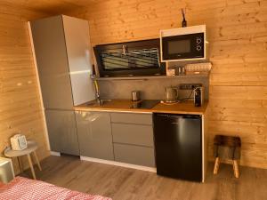 Chatka - A - Vyhlídka nad řekou