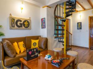The Hosteller Mussoorie, Mall Road