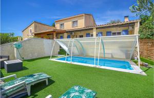 Amazing home in St,Paul-Trois-Chteaux with 3 Bedrooms, WiFi and Outdoor swimming pool