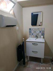 Appartements Studio a Le Boulou centre ville- pour 2 - petit prix- check in 17-19h : photos des chambres