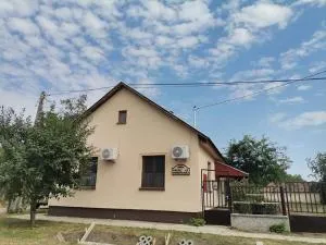 Pázsit-tó Vendégház - Öcsöd