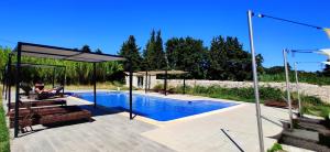 Appartements Superbe 2 pieces 35 m2 tres confortable meuble, piscine, terrasse, parking prive, jardin, Pont du Gard 10mn #3 : photos des chambres