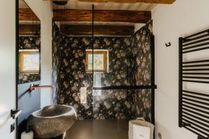 Villa LISA - VILLA WITH SWIMMING POOL AND HUGE GARDEN