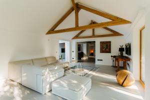 Villa LISA - VILLA WITH SWIMMING POOL AND HUGE GARDEN