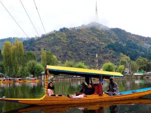 Tashkand Houseboat