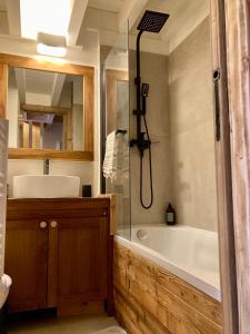 Appartement ensoleillé aux Tines, vue Massif