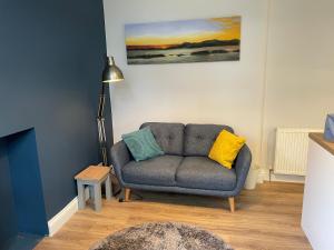 Number 79, Cosy Central Helensburgh 1 Bedroom, ground floor pet friendly, garden