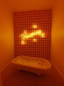 Cómodo y elegante apartamento en fabuloso condo!