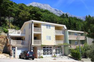 Apartments with a parking space Baska Voda, Makarska - 10027