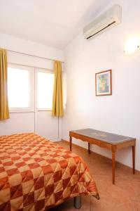 Apartment Baska Voda 10027a