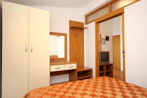 Apartments with parking space Baska Voda, Makarska - 10027