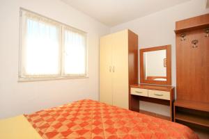 Apartment Baska Voda 10027d