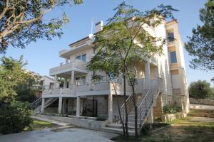 Apartments with a parking space Novalja, Pag - 9413 - 4hvězdičkové hotely ve městě Novalja