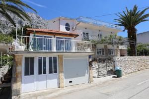 Apartments with parking space Zivogosce - Porat, Makarska - 10032