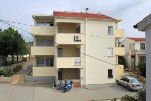 Apartments with a parking space Novalja, Pag - 9417