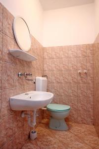 Apartments with a parking space Povljana, Pag - 9405