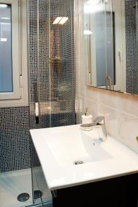 Sestao, Vivienda Turística Renovada con Terraza y WIFI