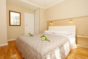 Apartments with a parking space Zrnovnica, Split - 9493