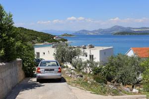 Apartments by the sea Zuronja, Peljesac - 10137