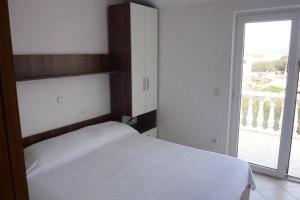 One-Bedroom Apartment with Terrace room in Apartment Drace 10127b