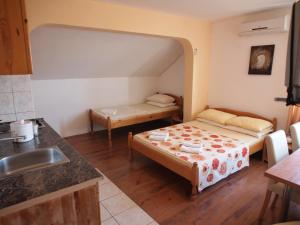 Apartments and rooms with parking space Orebic, Peljesac - 10192