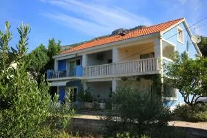 Apartments by the sea Viganj, Peljesac - 10189 - Kučište