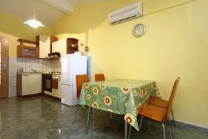 Apartments by the sea Loviste, Peljesac - 10255