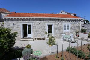 Apartments with parking space Lumbarda, Korcula - 9474