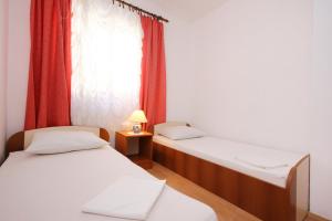 Apartments with parking space Orebic, Peljesac - 10075