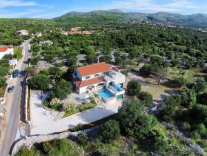 Family friendly house with a swimming pool Pozorac, Trogir - 10317