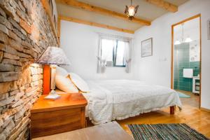 Family friendly house with a swimming pool Pozorac, Trogir - 10317