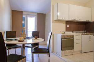 Apartments with parking space Stanici, Omis - 10324