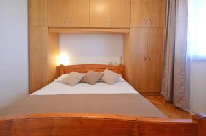 Apartments by the sea Prizba, Korcula - 10063