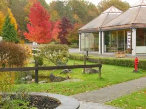 奥特桑布尔酒店 - 沙勒罗瓦