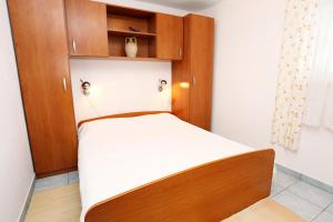 Two-Bedroom Apartment with Terrace and Sea View room in Apartments by the sea Viganj Peljesac - 10140