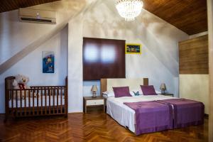 Apartments by the sea Kastel Stafilic, Kastela - 10264