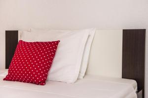 Apartments by the sea Kastel Stafilic, Kastela - 10264