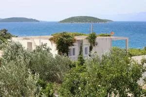 Apartments by the sea Cove Pjestata, Peljesac - 10236 - Luka