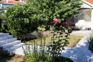 Apartments with a parking space Trpanj, Peljesac - 10131