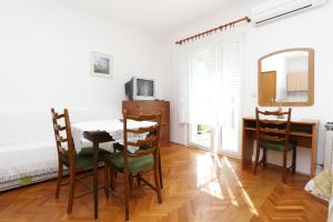 Apartments with parking space Trpanj, Peljesac - 10111