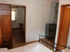 Apartments with WiFi Trpanj, Peljesac - 10121