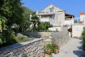Family friendly apartments with a swimming pool Kuciste - Perna, Peljesac - 10143 - Kučište