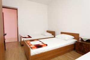 Apartments with parking space Trpanj, Peljesac - 10148