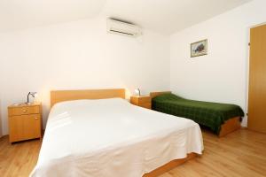 Apartments by the sea Zuljana, Peljesac - 10228