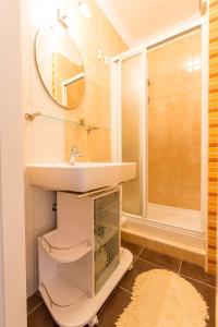 Holiday house with a parking space Medici, Omis - 9505