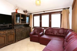 Apartments with parking space Makarska - 9506