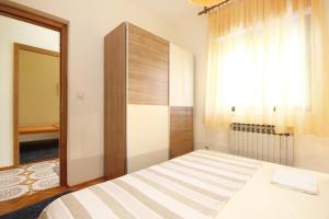 Apartments by the sea Mastrinka, Ciovo - 10261