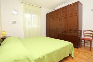 Apartments by the sea Trogir - 9667