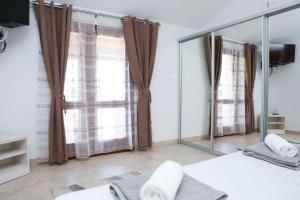 Family friendly house with a swimming pool Zavalatica, Korcula - 9476